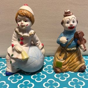 VINTAGE LOT OF 2 PORCELAIN CLOWNS MADE IN TAIWAN.